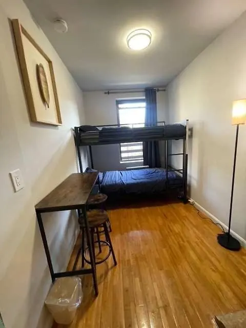 Chelsea Studio 5 - Shared Bathroom New York Apartment